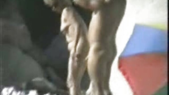 새엄마 과 의붓 딸 경험 간의 삼인조